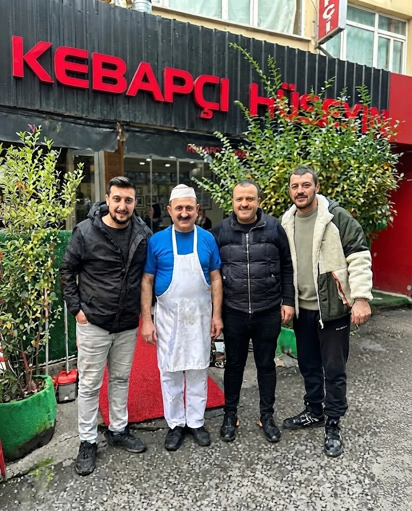 Ustamızla kapı önünde dostça bir buluşma.